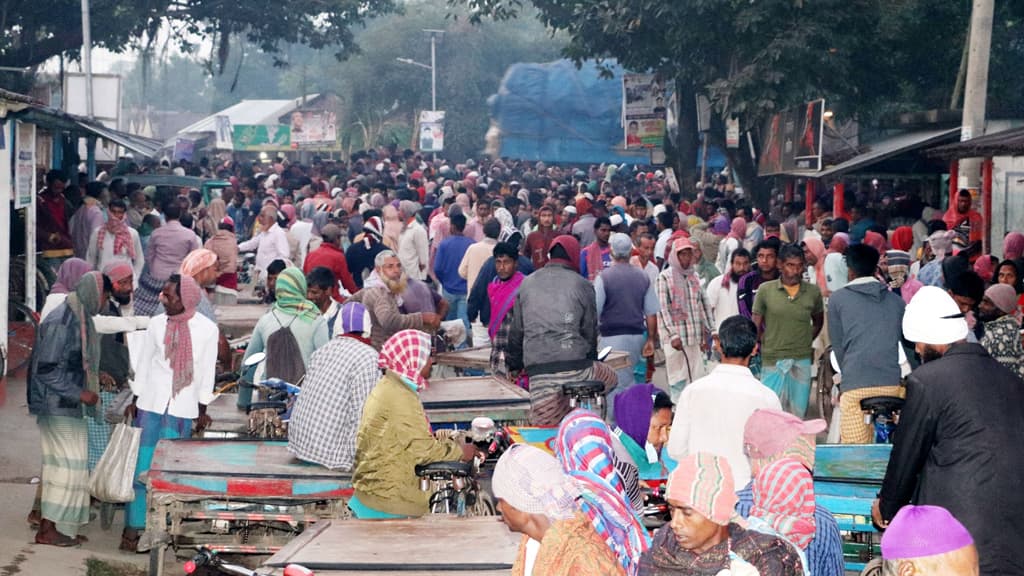 গুরুদাসপুরে জমে উঠেছে শ্রমিকের হাট