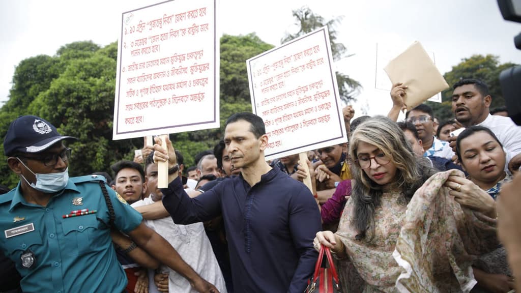 ৩ দাবিতে হেঁটে গণভবনে সোহেল তাজ