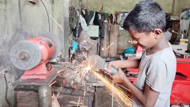 দেশের শ্রমজীবী শিশু প্রায় সাড়ে ৩৫ লাখ, এক দশকে বেড়েছে ৮৬ হাজার