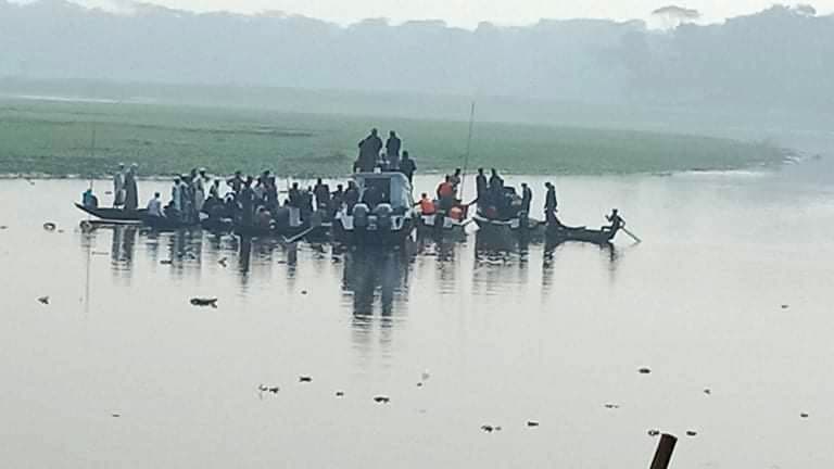 চাঁদপুরে বাল্কহেড-ট্রলার সংঘর্ষে নিহত ৫