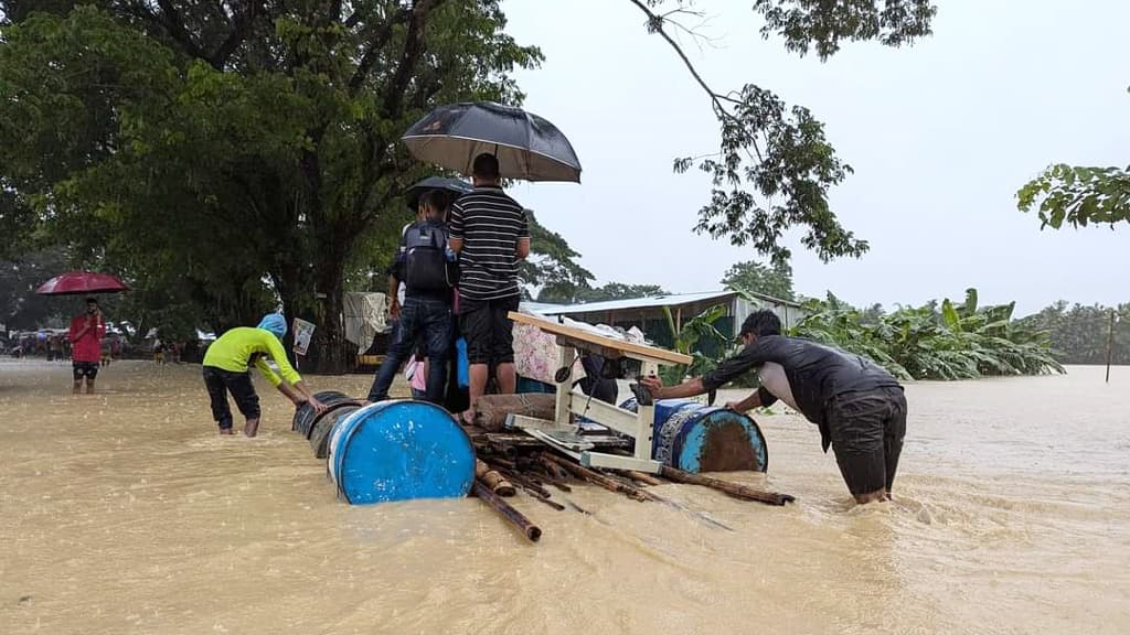 ২৪ ঘণ্টার ব্যবধানে আবার বানের জলে প্লাবিত খাগড়াছড়ি