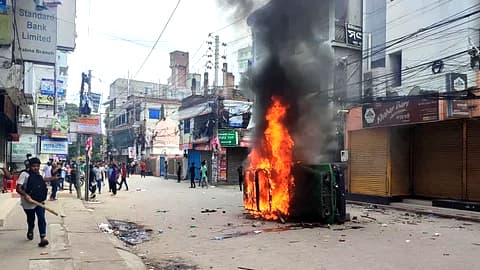 পাবনায় ‘শান্তিপূর্ণ সমাবেশে’ আওয়ামী লীগ নেতার নেতৃত্বে গুলিবর্ষণ, নিহত ৩