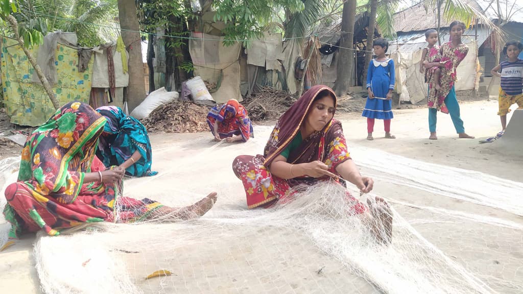 সহায়তা কর্মসূচিতে নেই দুই উপজেলার জেলেরা