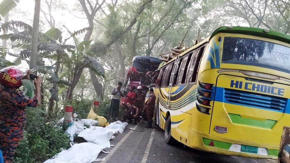 ফরিদপুরে দুই বাসের সংঘর্ষে নিহত ৫ 