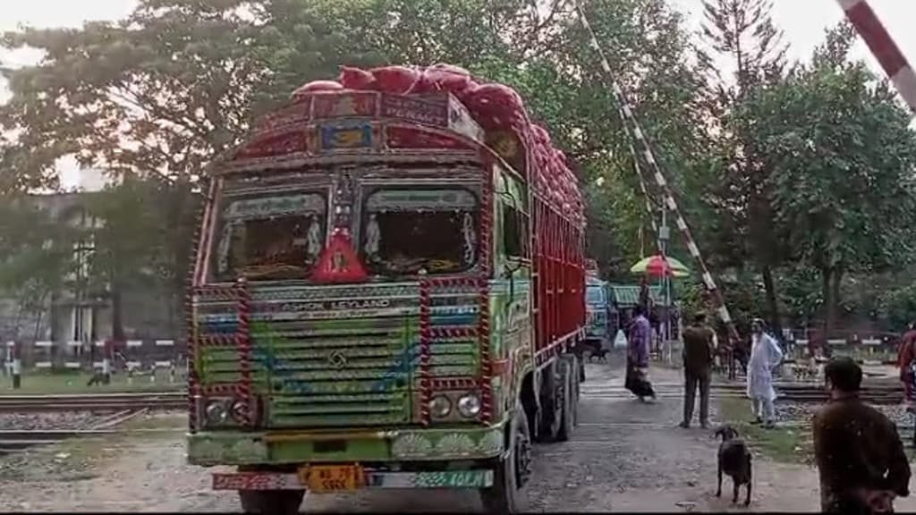 হিলি বন্দর দিয়ে ভারত থেকে আসবে ১২ হাজার টন আলু 