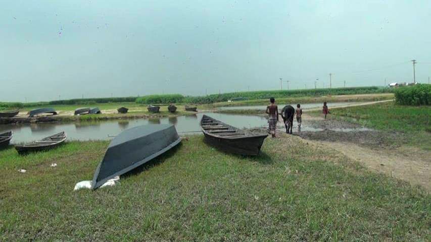 হাওরে এখনো পানি না আসায় বিপাকে কিশোরগঞ্জের জেলেরা