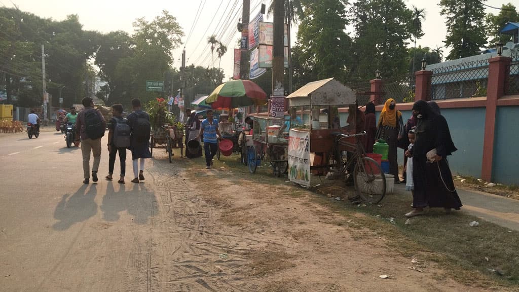 চুয়াডাঙ্গায় ৪০ দশমিক ৬ ডিগ্রি তাপে মানুষের হাপিত্যেশ