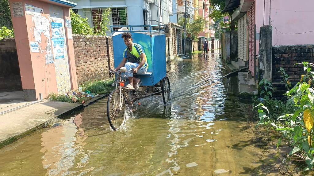 তিন হাজার পরিবার পানিবন্দী দুই মাস, ভোগান্তি চরমে