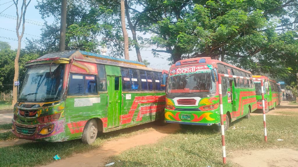 জাবি শিক্ষার্থীকে হেনস্তার অভিযোগে ঠিকানা পরিবহনের ১০ বাস আটক