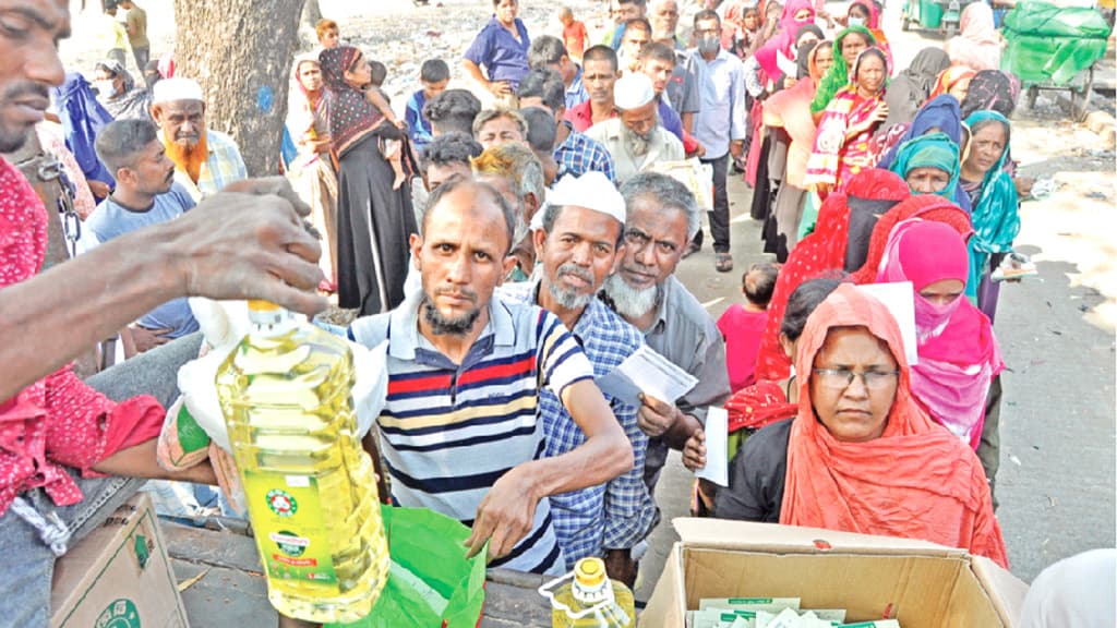 ভেতরে ‘উৎসব’, বাইরে কান্না