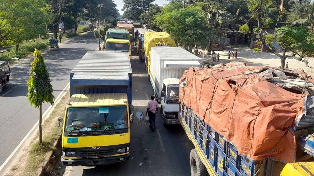 ফেরির অপেক্ষায় দুই দিন