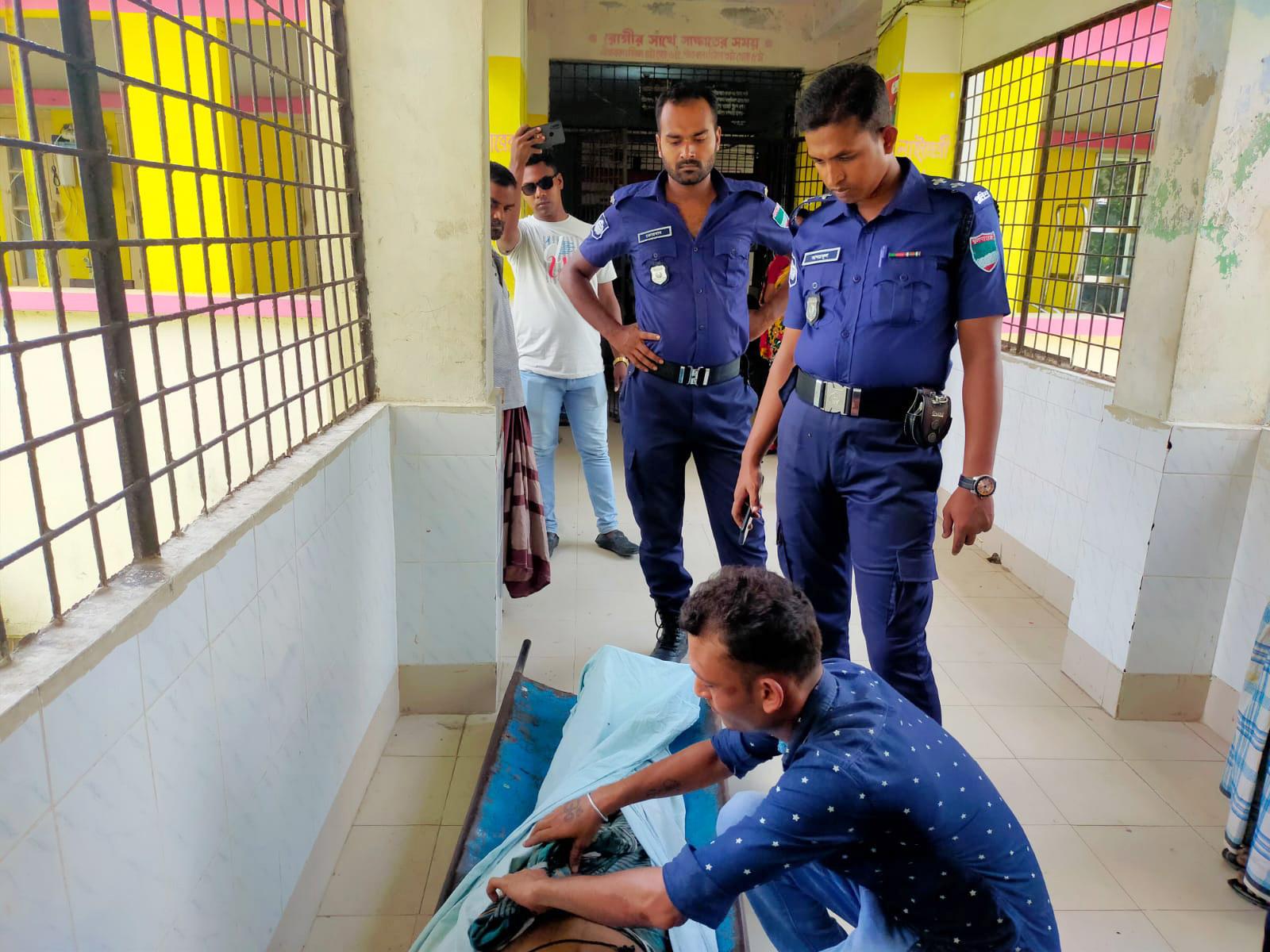 ব্যাংকে পেনশনের টাকা ছিনতাই, বৃদ্ধের রহস্যজনক মৃত্যু