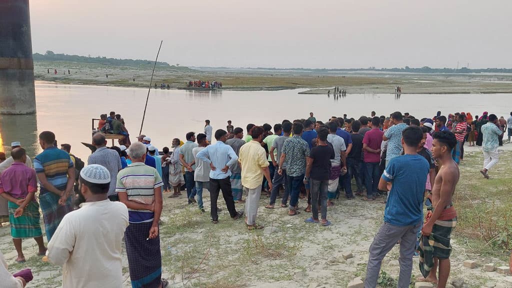 ২৬ ঘণ্টা পরেও গড়াই নদে নিখোঁজ ঢাবি শিক্ষার্থীর সন্ধান মেলেনি