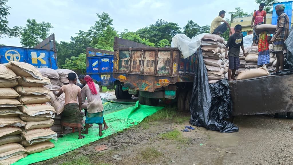 সিলেটে আবারও ভারতীয় চিনিভর্তি ট্রাক জব্দ, আটক ১