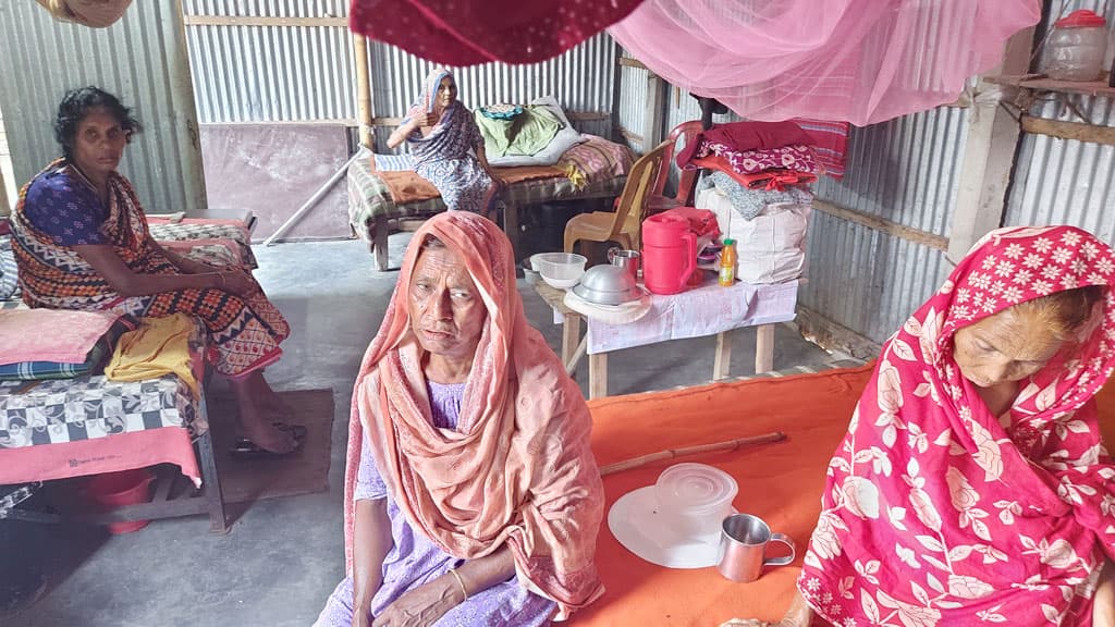 ঈদেও বৃদ্ধাশ্রমের মানুষগুলোর খোঁজ নেননি স্বজনেরা