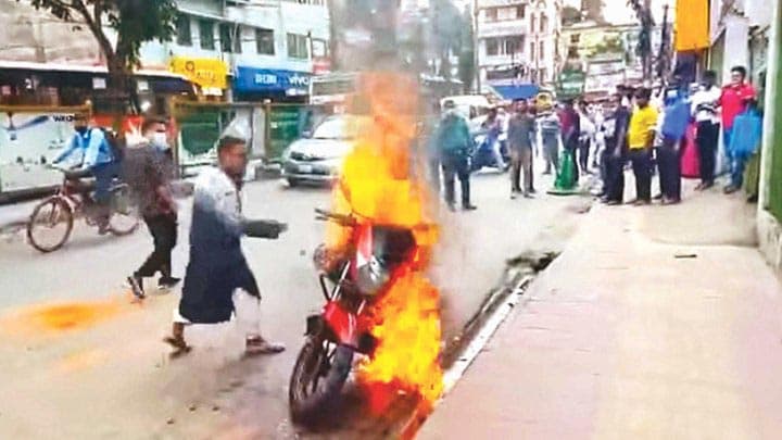 মহামারির মহামন্দায় মানসিক বিপর্যয়ের লক্ষণ কি প্রকাশ্য