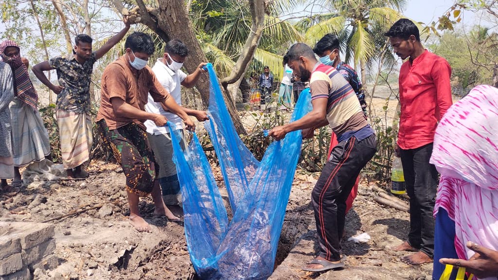 মৃত্যুর ৪ মাস ৯ দিন পর কবর থেকে মরদেহ উত্তোলন