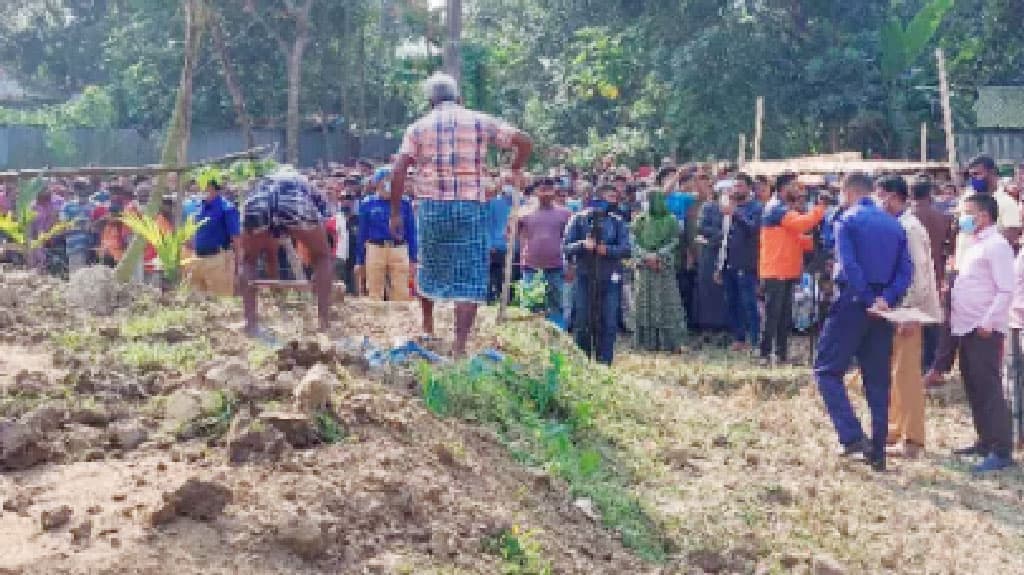 শিবগঞ্জে দাফনের ৩৯ দিন পর ব্যবসায়ীর মরদেহ উত্তোলন