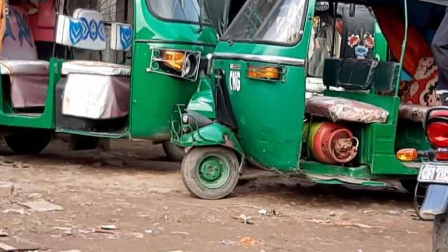 সুনামগঞ্জে সিএনজি অটোরিকশাগুলো চলছে রান্নার গ্যাসে