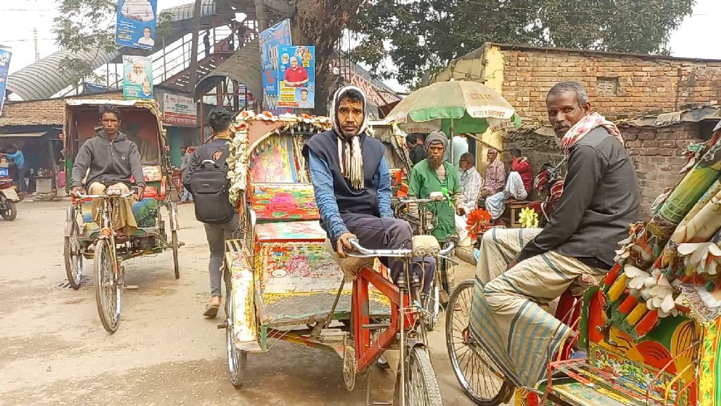 ‘দুই মাস হলো একটা পাঙাশ কিনে খেতে পারছি না’