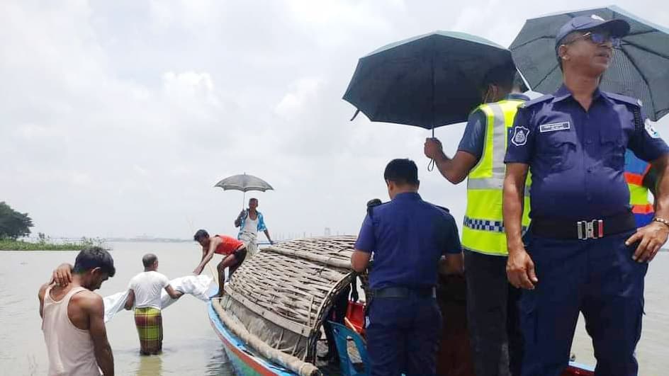 রায়পুরায় মেঘনা নদী থেকে অজ্ঞাত নারীর মরদেহ উদ্ধার