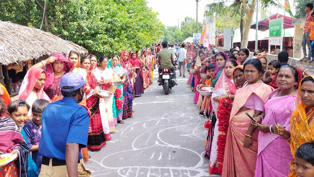 নবনির্বাচিত চেয়ারম্যানের অভিষেক