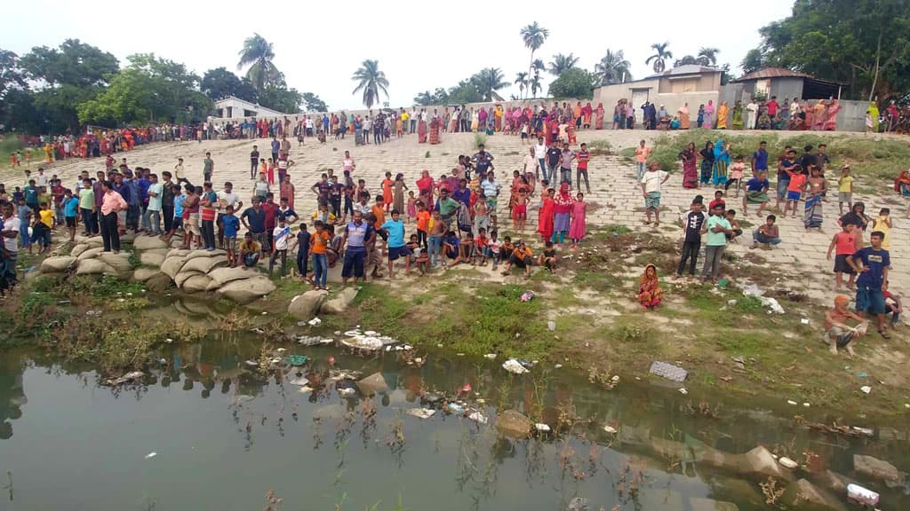 গড়াই নদে নিখোঁজের ২৪ ঘণ্টা পর স্কুলছাত্রের লাশ উদ্ধার 