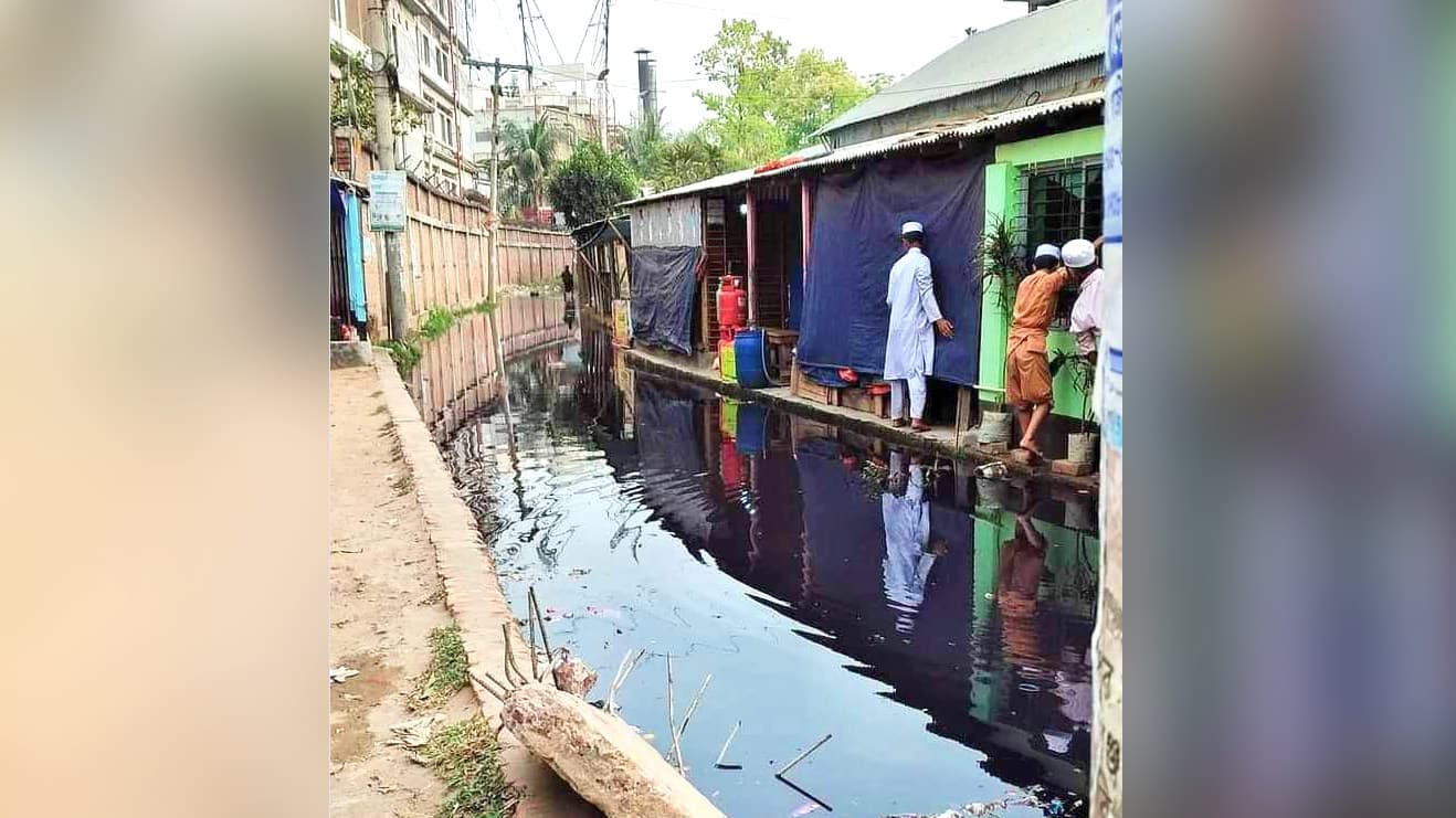 কারখানার তরল বর্জ্য বাড়িতে