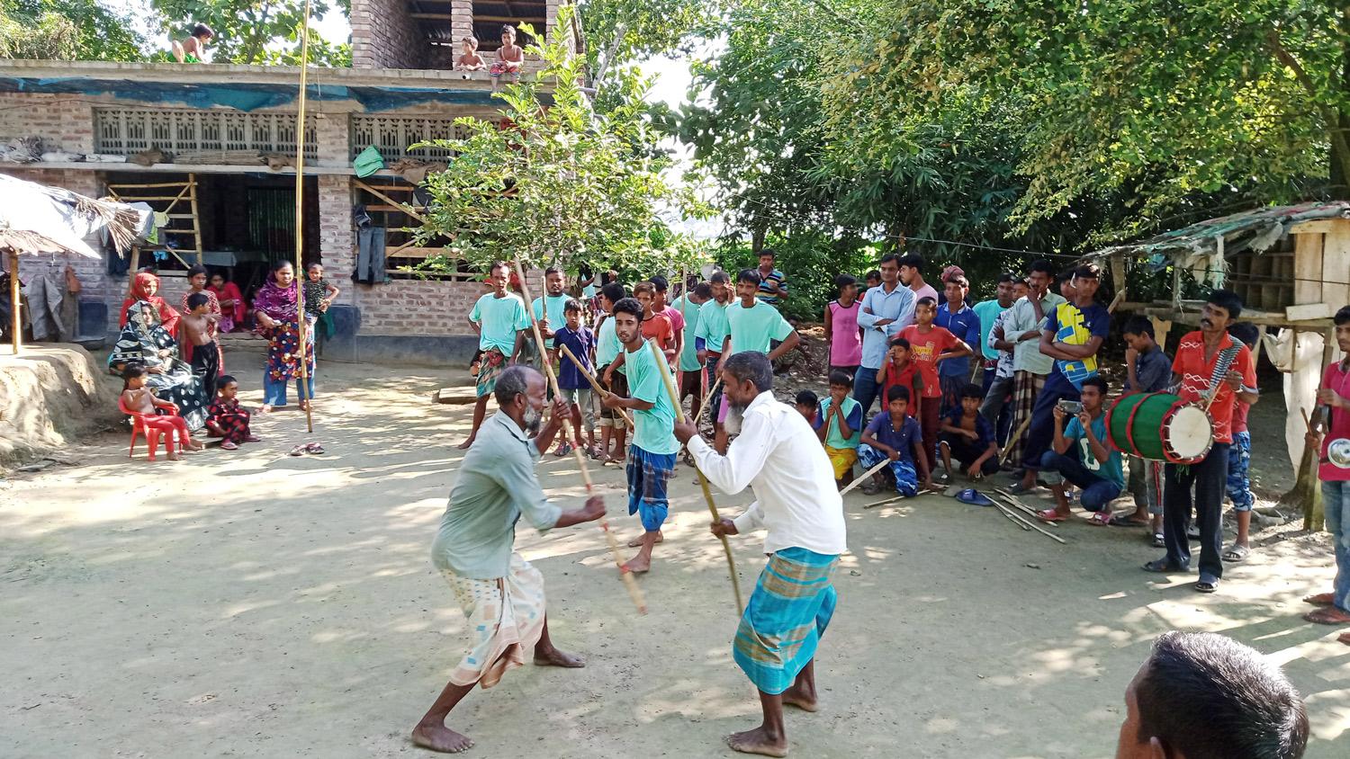 জীবননগরে শুরু হয়েছে ঐতিহ্যবাহী লাঠিখেলা