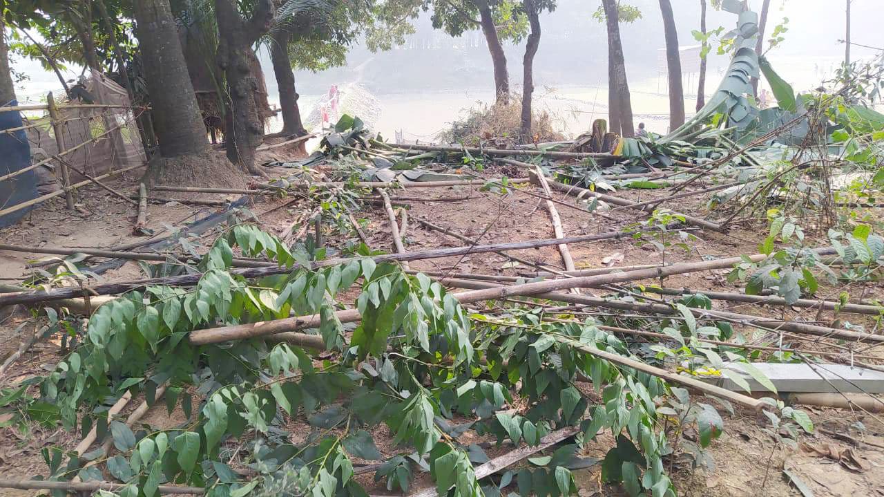 সোনারগাঁয়ে সাংবাদিকের বাড়িতে হামলা, ভাঙচুর