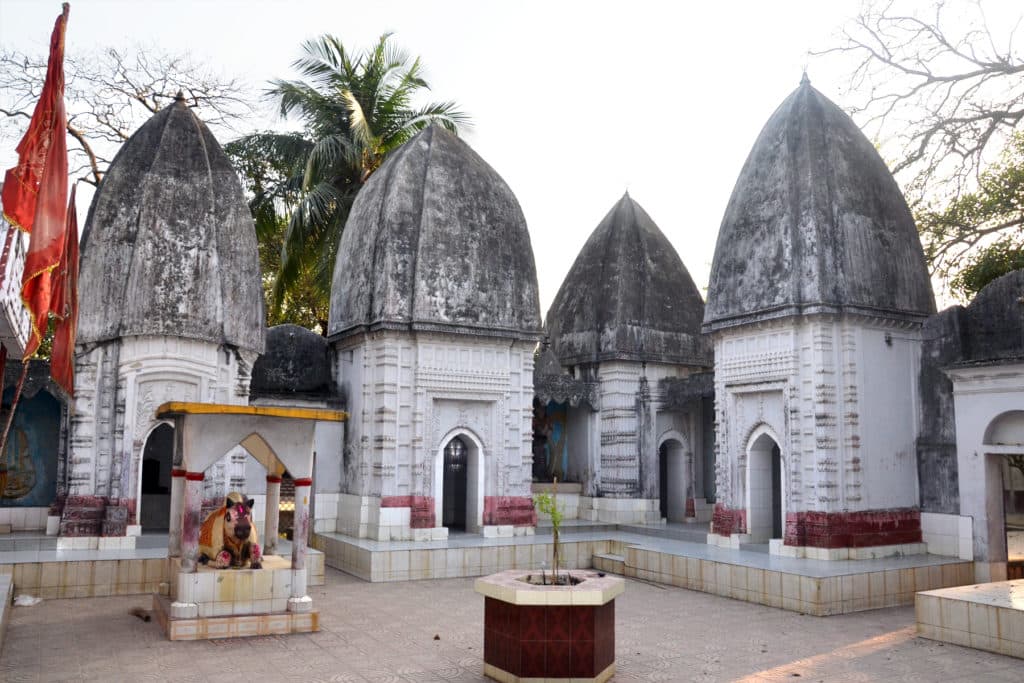 প্রাচীন ঐতিহ্য ও পুরাকীর্তির নিদর্শন জয়পুরহাটের বারো শিবালয় মন্দির