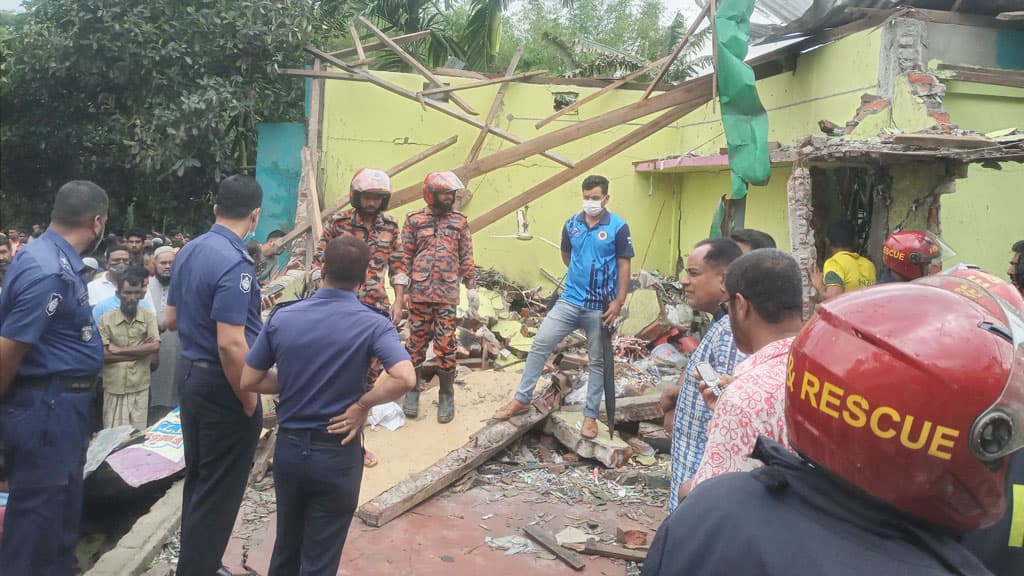 নান্দাইলে পটকা তৈরির কারখানায় বিস্ফোরণ, ২ নারী শ্রমিকের মৃত্যু