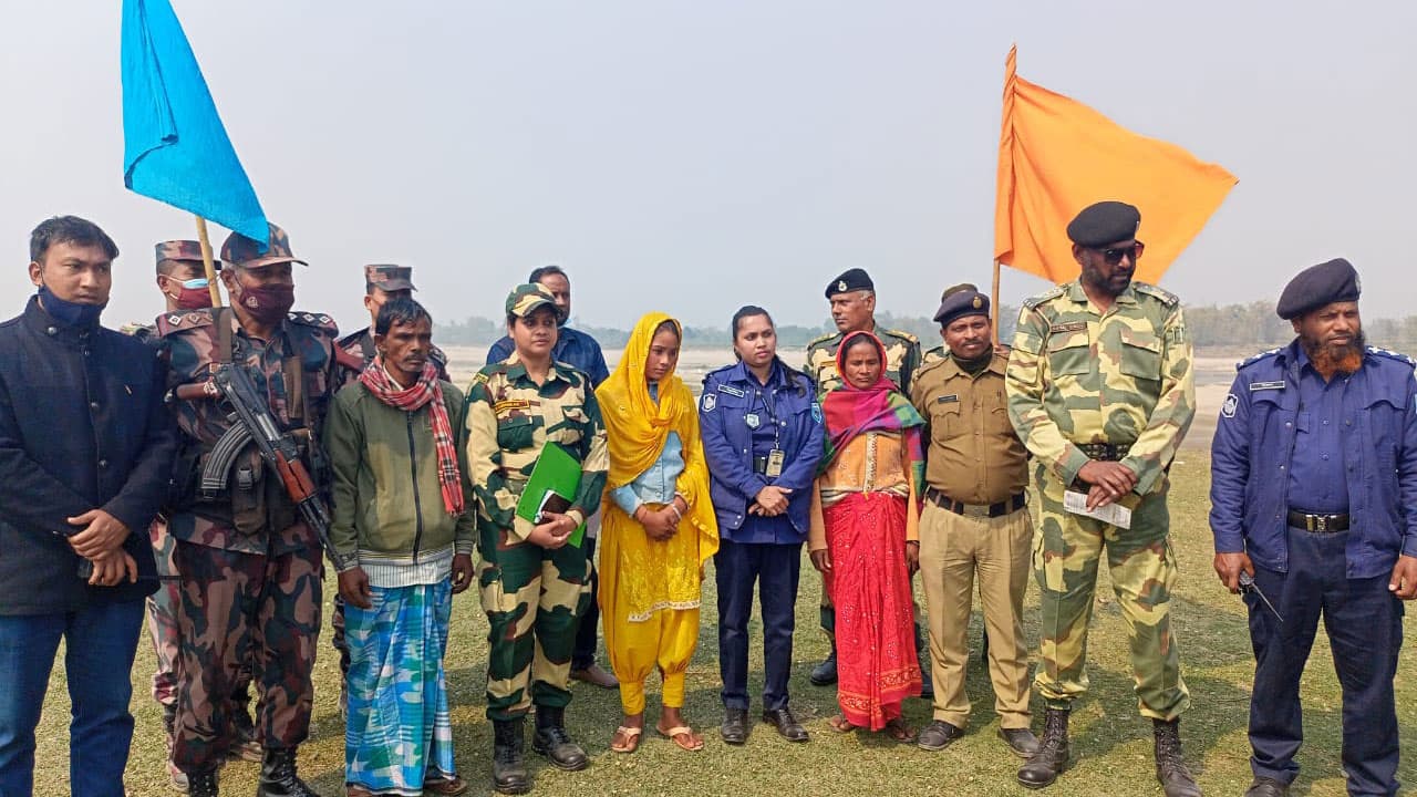 প্রেমের টানে পঞ্চগড়ে আসা ভারতীয় কিশোরীকে ফেরত পাঠাল পুলিশ