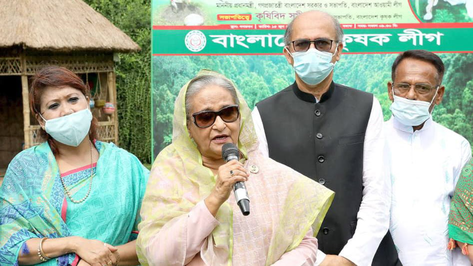 প্রত্যেককে কমপক্ষে একটি করে গাছ লাগানোর আহ্বান প্রধানমন্ত্রীর