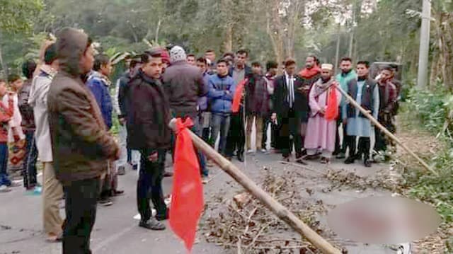 লঞ্চ দুর্ঘটনা দেখতে যাওয়ার পথে সড়ক দুর্ঘটনায় দুই যুবকের মৃত্যু