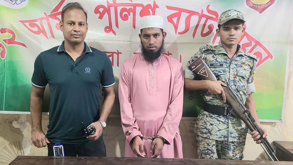 ফেসবুকে ভুয়া মেজর সেজে ২১১ নারীর সঙ্গে প্রতারণা, গ্রেপ্তার ১