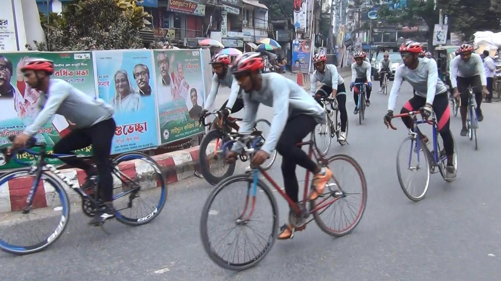 ঝিনাইদহ ছাড়ল  আনসারদের   সাইক্লিং দল