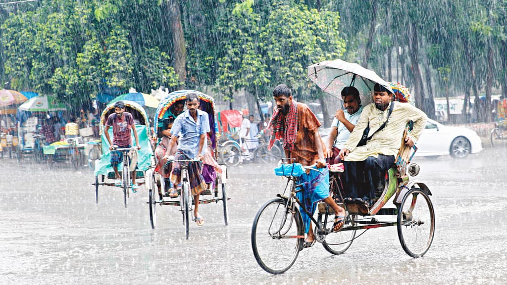 অল্প বৃষ্টিতে গরম বাড়ছে