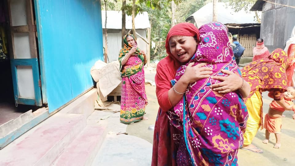 ভূমধ্যসাগরে প্রাণ হারানো পাঁচজনের বাড়িতে মাতম