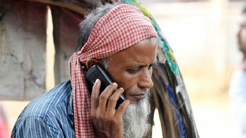 সচল সিম মোট জনসংখ্যারও বেশি, ইন্টারনেট ব্যবহারকারী অর্ধেক