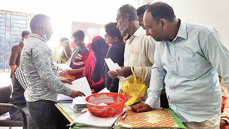 ডিজিটাল জন্মনিবন্ধনে ভোগান্তি চরমে