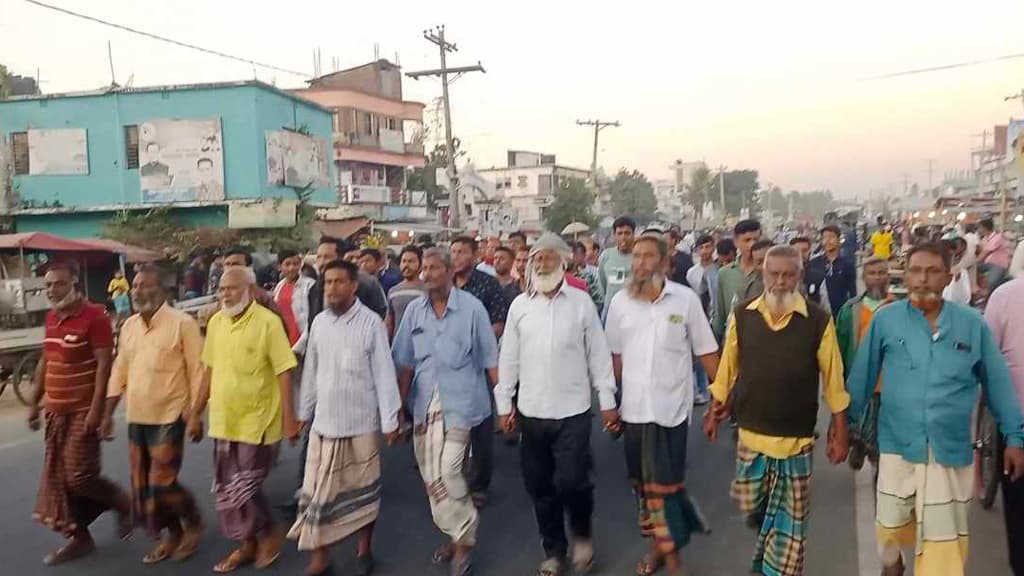 বগুড়া-৪ আসনে আওয়ামী লীগের মনোনয়ন পরিবর্তনের দাবিতে বিক্ষোভ