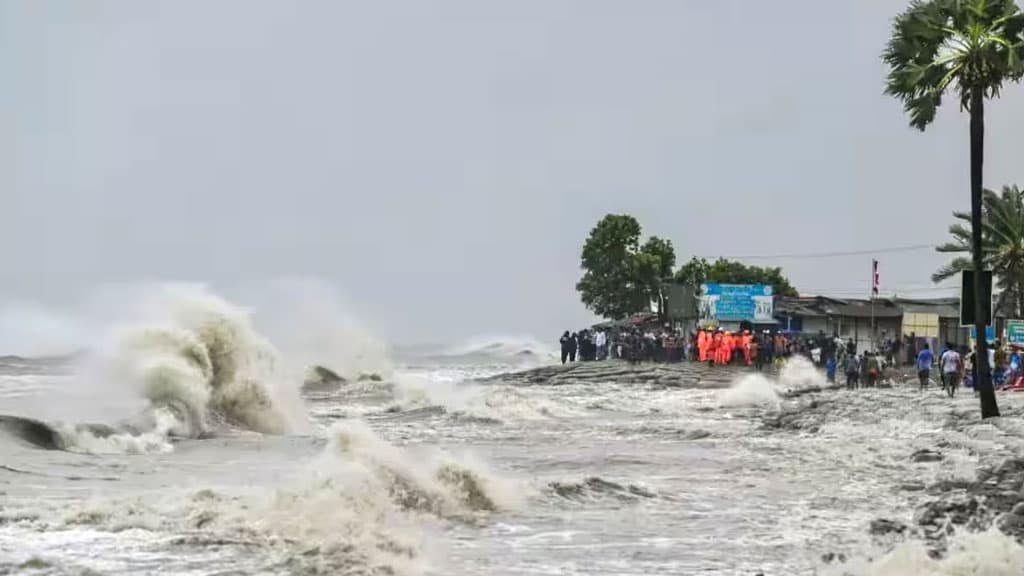 ঘূর্ণিঝড় রিমালের আঘাতে পশ্চিমবঙ্গে নিহত ২