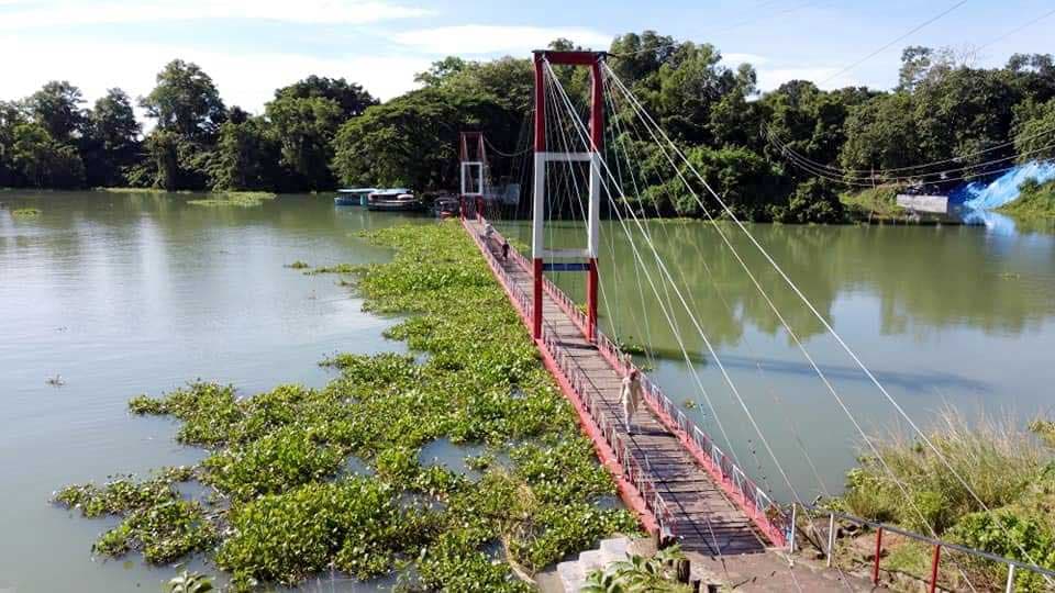 ডুবে যাচ্ছে রাঙামাটির ঝুলন্ত সেতু