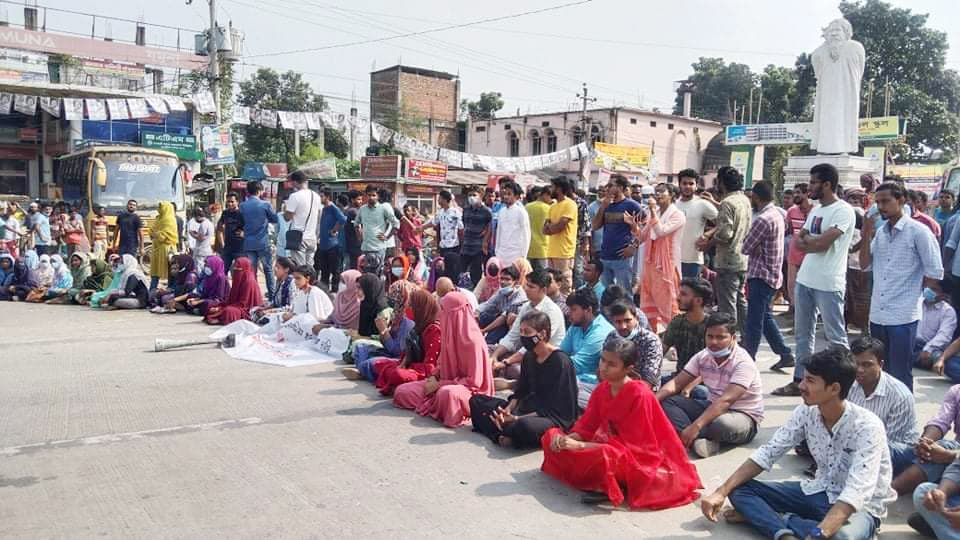 রবীন্দ্র বিশ্ববিদ্যালয়ে অনশন চলাকালে শিক্ষার্থীর বিষপান