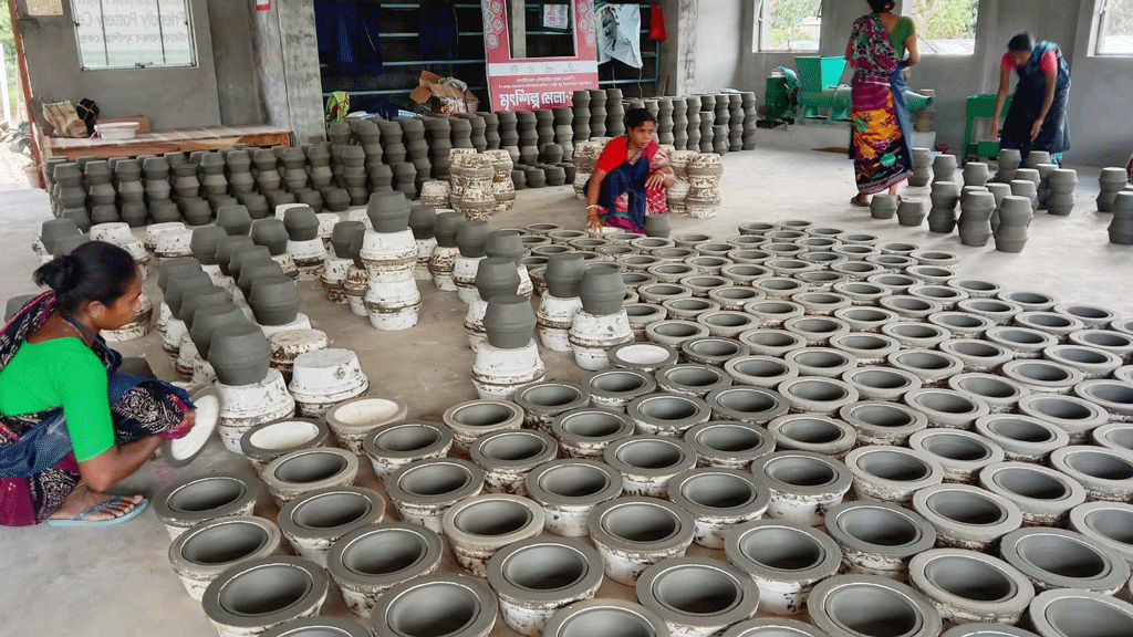 কপোতাক্ষ তীরের মৃৎশিল্পে দিন বদলের হাওয়া