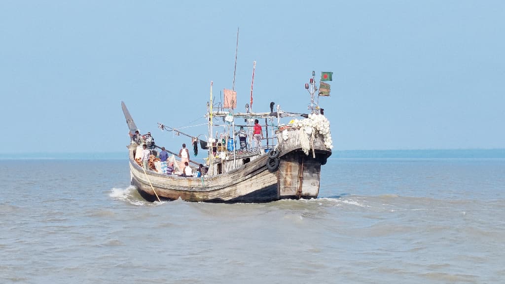 বঙ্গোপসাগরে ডাকাতি: ১২ দিন পর দুই জেলের লাশ উদ্ধার 