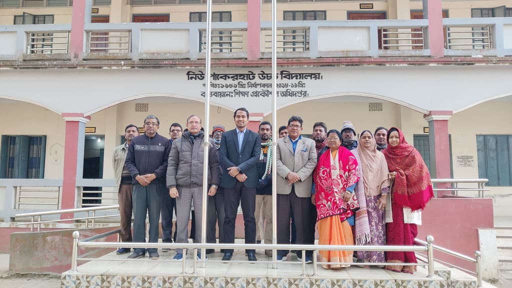 সংবাদ প্রকাশের পর সেই বিদ্যালয় পরিদর্শনে ইউএনও, শ্রেণিকক্ষ সংস্কারে বরাদ্দ