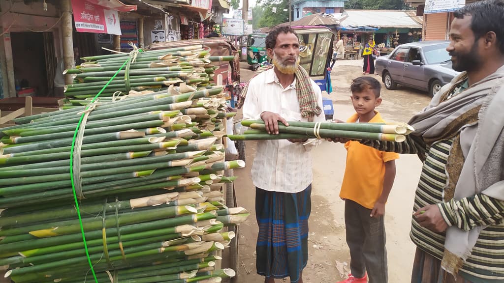 ঐতিহ্যবাহী চোঙা পিঠা