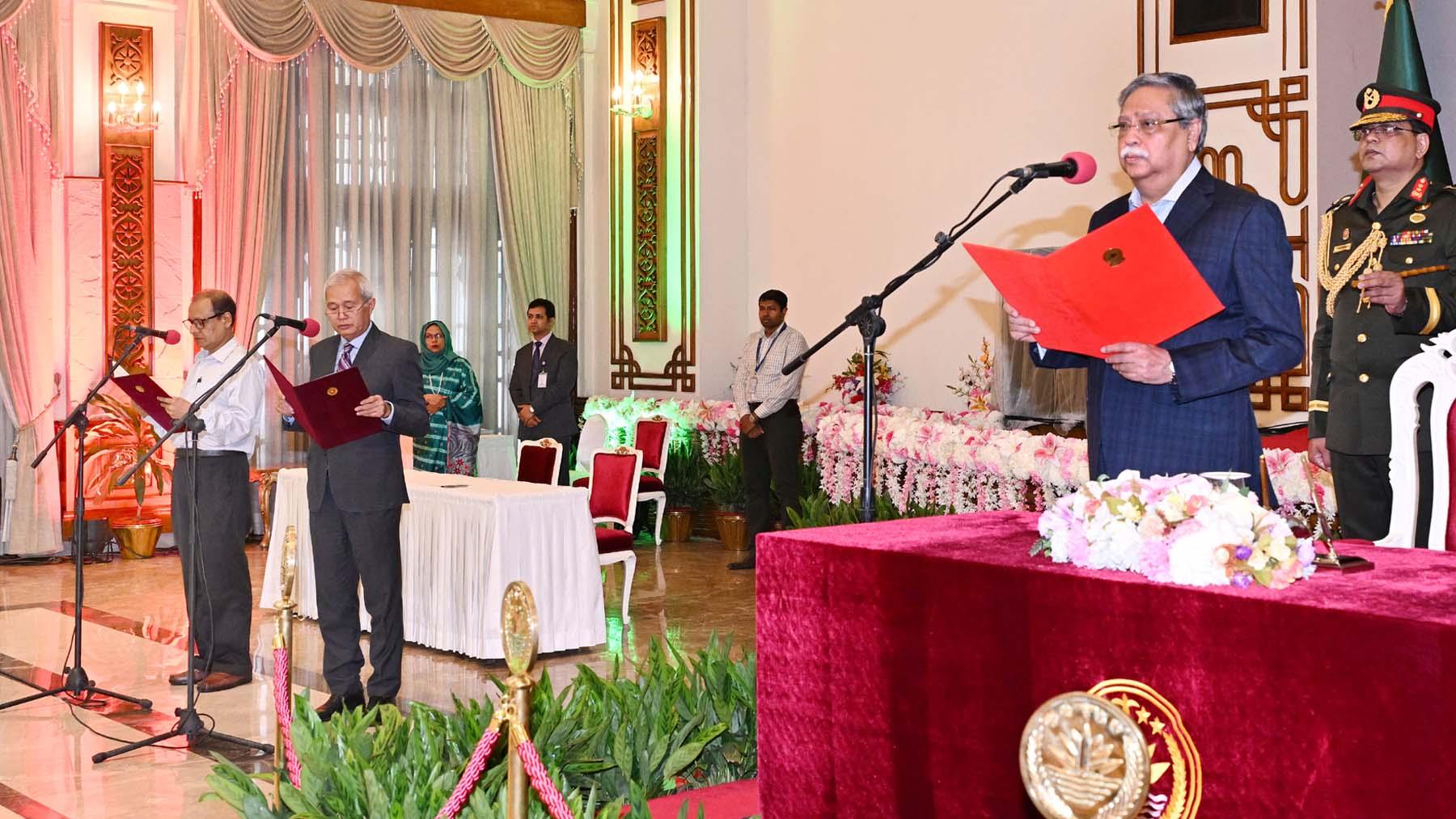 আরও ২ উপদেষ্টার মন্ত্রণালয় বণ্টন করে প্রজ্ঞাপন